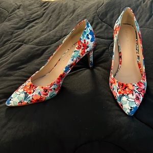 Kelly & Katie floral Misha pumps
